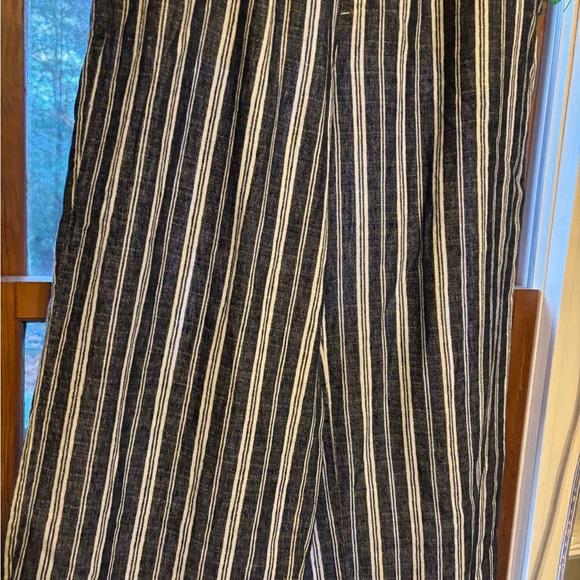 Old Navy Women’s Large Wide Leg High Waisted Linen Pants - Picture 4 of 10